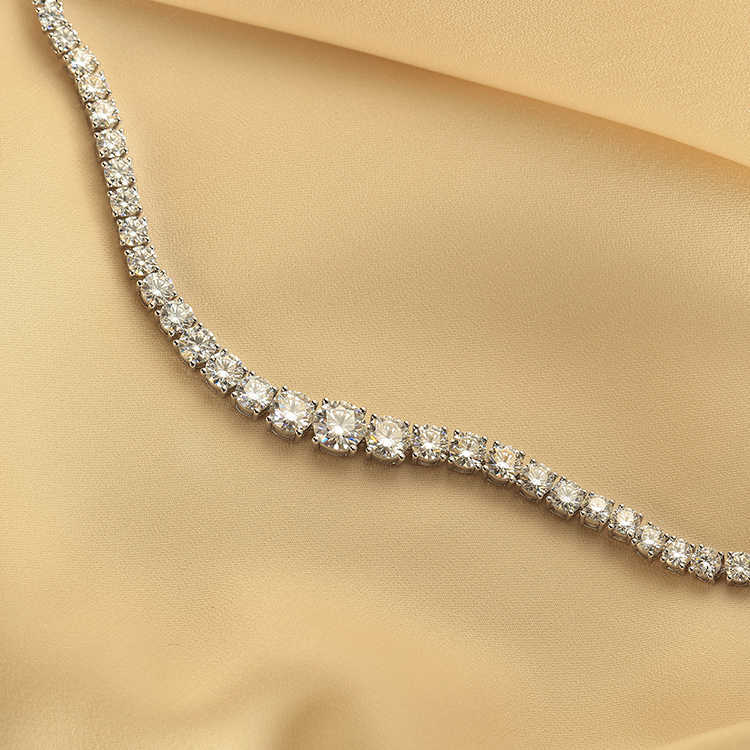 Aaa Gems White Gold Vermeil Graduated Size 3.5mm Vvs Moissanite Diamond Tennis Chain Necklace for Women