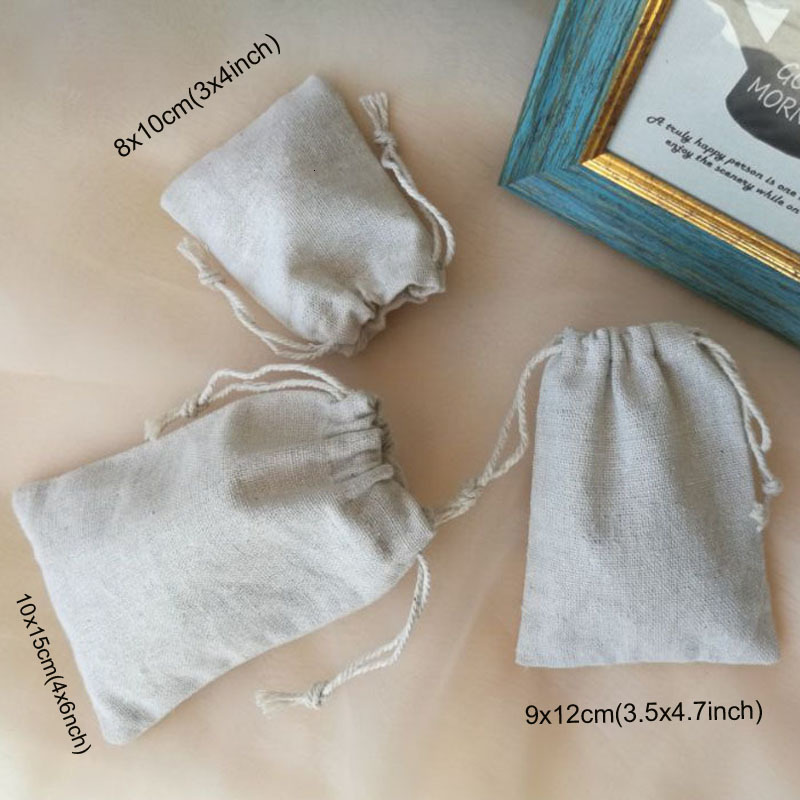 Jewelry Pouches Bags Natural Linen Jewelry Gift Bags 8x10cm 9x12cm 10x15cm pack 50 Custom Sack Party Candy Makeup Jute Packaging Pouches 230512