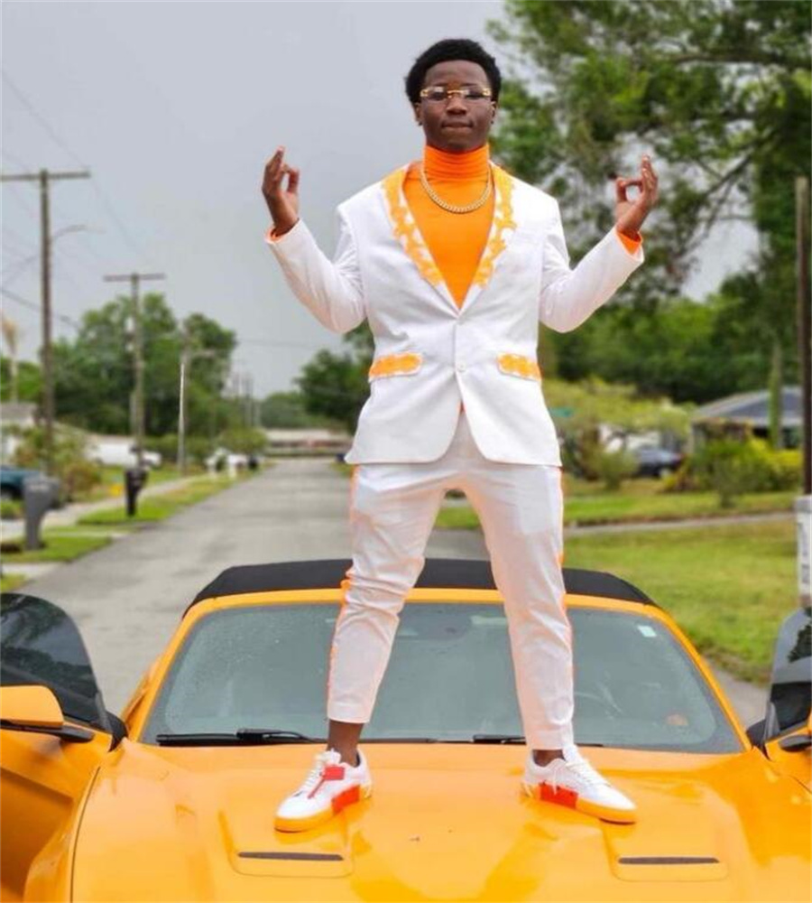 Slim White Men Wedding Tuxedos 2023 Boho Orange Shawl Lapel 2Pcs Mens Formal Occasion Prom Suits Groom Man Waistoat Jacket Pant Male Bespoke Groomsmen