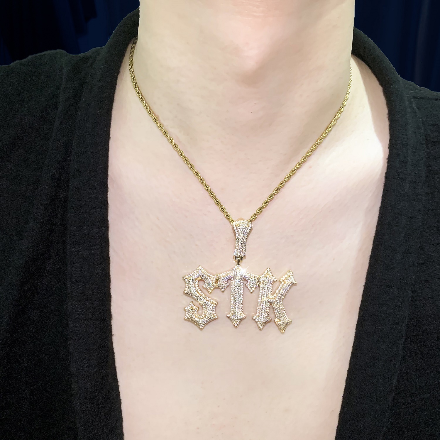 Charms CUC Custom Name Brush Script Letter Hanging Chain Female Hip Hop Necklace Ice Out Zircon Custom Rock Rap Jewelry 230512