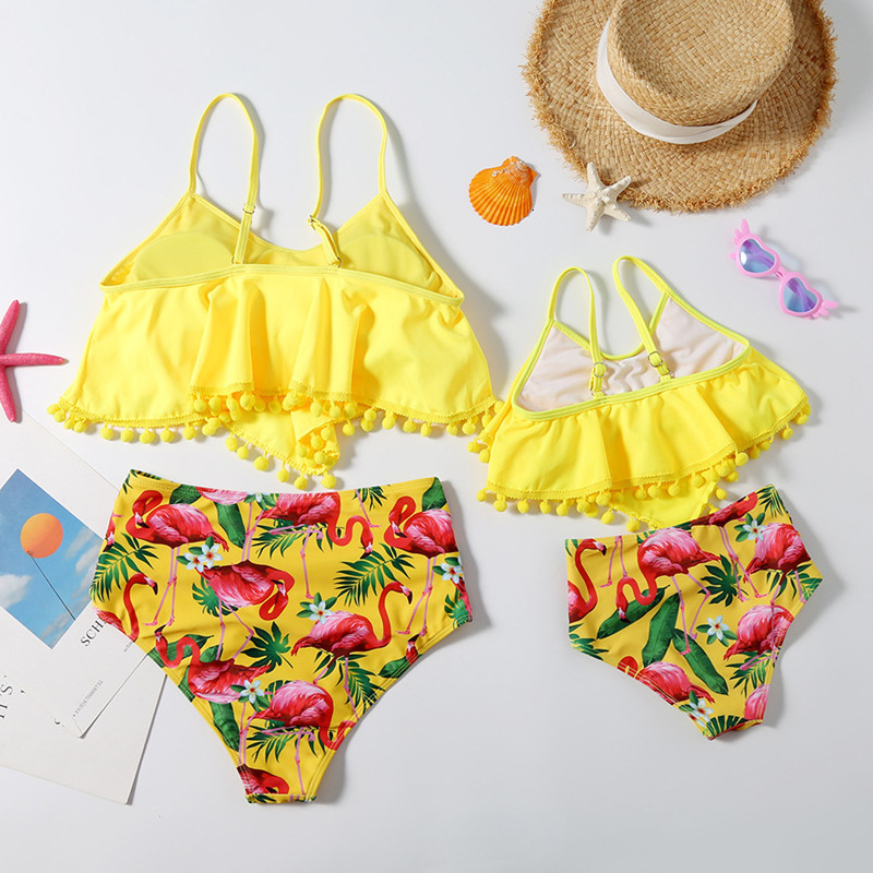 Family Matching Outfits Yellow Mother and Daughter Bikini Swimwear Beach Bath Swimsuits Mommy Me Clothes Ready 230512