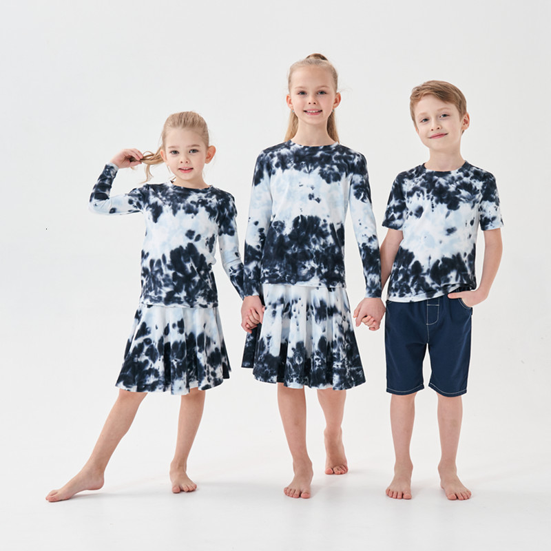 Family Matching Outfits kids boys girls spring summer tie dye cotton casual clothing children fashion set top and romper matching 230512