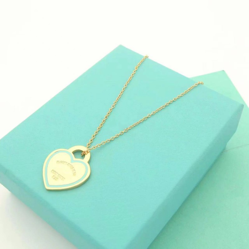 Classic European and American Blue Love Necklace Luxury Designer Women's Peach Heart Pendant High Quality Jewelry 316L Stainless Steel With box
Classic European and American Blue Love Necklace Luxury Designer Women's Peach Heart Pendant High Quality Jewelry 316L Stainless Steel With box