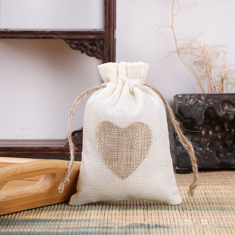 Jewelry Pouches Bags 50 PcsLot Heart Shape Jute Drawstring Bags 10x14cm Jewelry Small Pouches Wedding Christmas Gift Package Pocket 230512