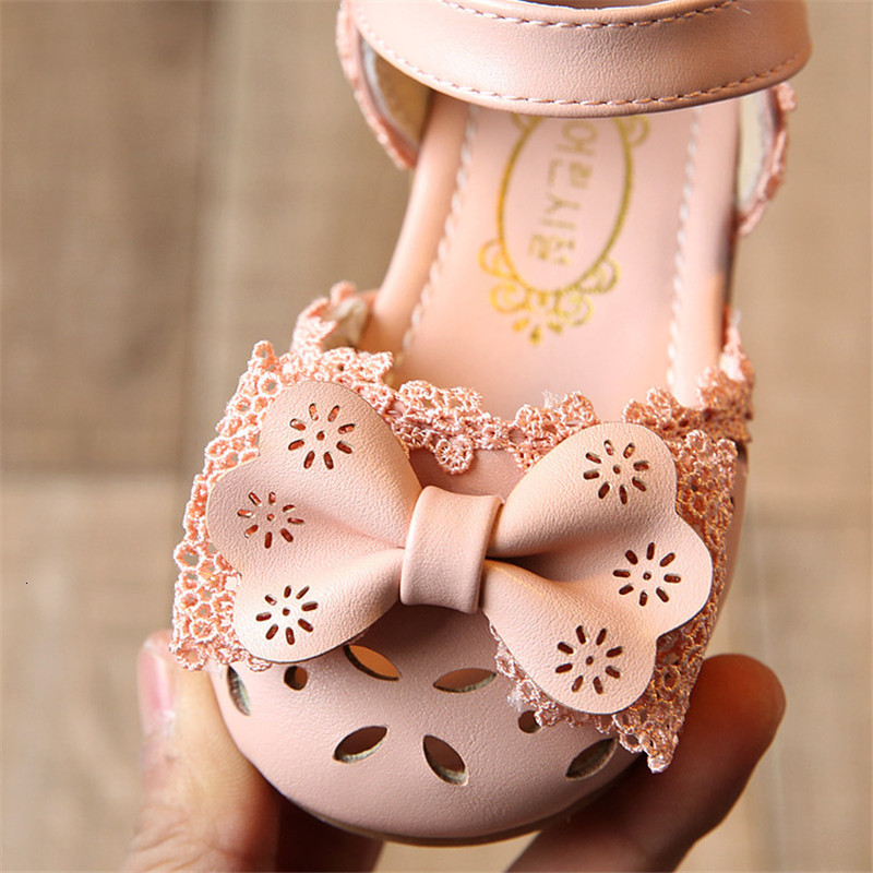 Sandals Summer Kids Shoes Fashion Leathers Sweet Children Sandals For Girls Toddler Baby Breathable Hoolow Out Bow Shoes for girls 230515