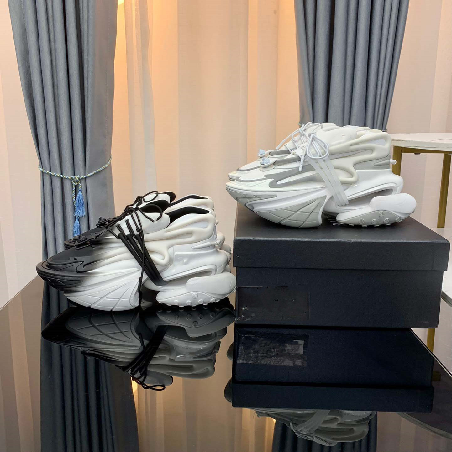 2023 Designer Sneakers Fashion Luxury Leather Running Shoes Men Women Unicorns Metaverse Low-top Trainers in Neoprene Thick Platform Soles Blam EUR 35-46 16, 11
2023 Designer Sneakers Fashion Luxury Leather Running Shoes Men Women Unicorns Metaverse Low-top Trainers in Neoprene Thick Platform Soles Blam EUR 35-46 16, 11