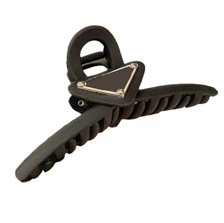 Womens Triangle Clip For Women Girls Classic Brand Letter Designer Hair Claw Fashion Hairpin Free shipping