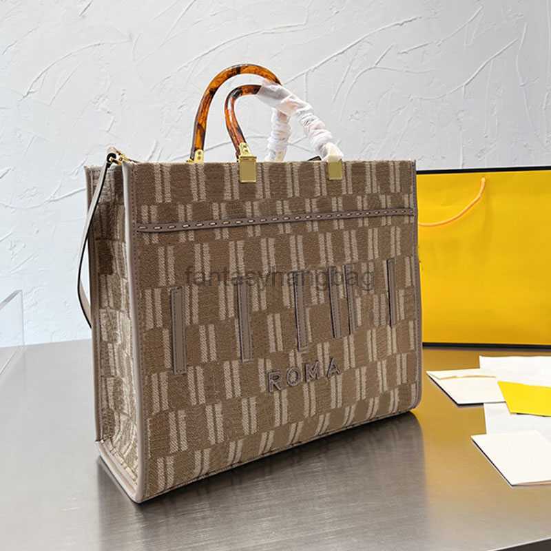 FF Bags Sunshine Tote Shopping Bag Canvas Leather Large Capacity Travel Handbag Crosbsody Bag Handle Brand Letter Removable Strap
FF Bags Sunshine Tote Shopping Bag Canvas Leather Large Capacity Travel Handbag Crosbsody Bag Handle Brand Letter Removable Strap