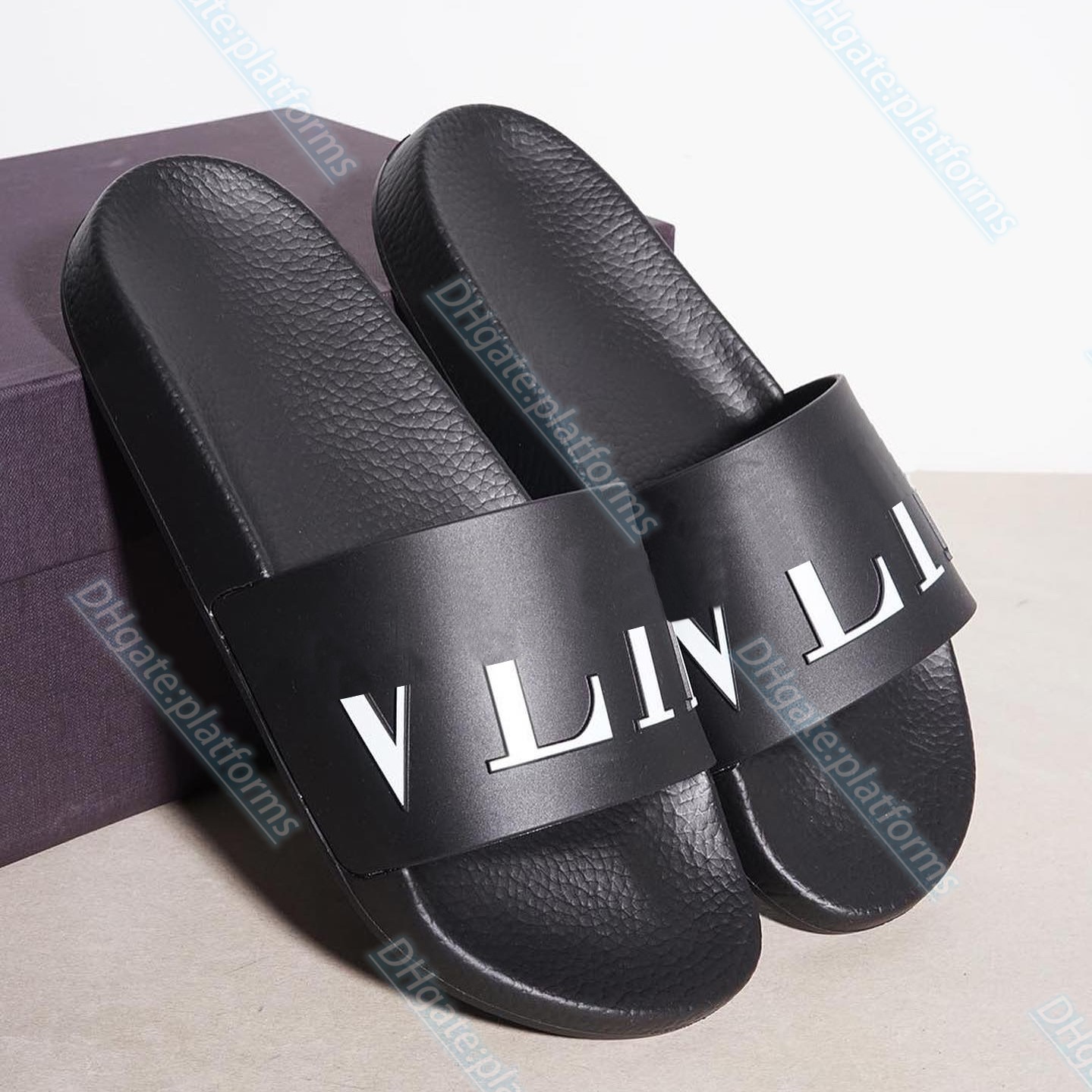 luxury woman slipper designer slide man sandal ROMAN STUD Quilted nappa Fashion confort leather rivet flat sandals rubber sole shoe with Box, #4
luxury woman slipper designer slide man sandal ROMAN STUD Quilted nappa Fashion confort leather rivet flat sandals rubber sole shoe with Box, #4