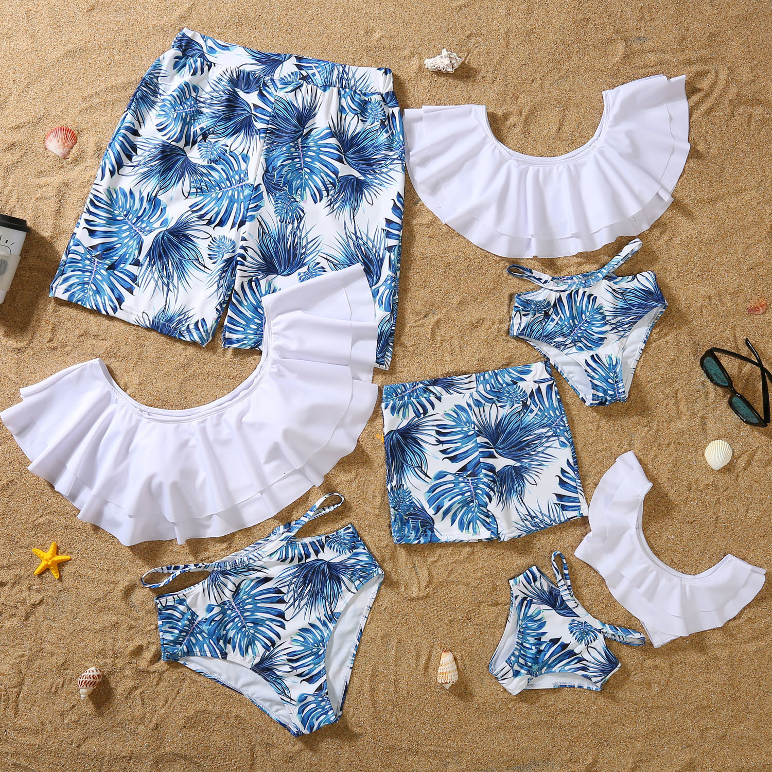 Family Matching Outfits Summer Swimsuit Swimwear Two Pieces Bikini Set est Printed Ruffles Bathing Suits Look Sets 230512