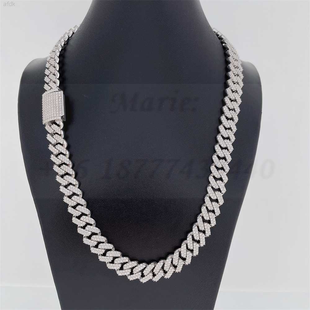 Factory Price Good Quality Moissanite Diamondn Luxury Hip Hop Jewelry Silver Cuban Chain Iced Out Cuban Link Chain S925
Factory Price Good Quality Moissanite Diamondn Luxury Hip Hop Jewelry Silver Cuban Chain Iced Out Cuban Link Chain S925