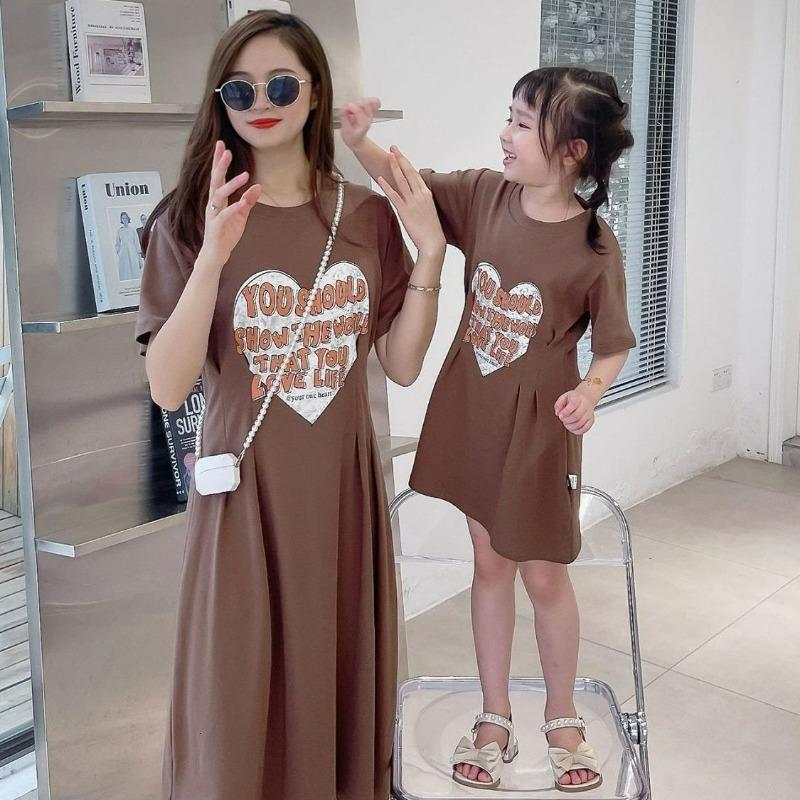 Family Matching Outfits Mother Daughter Summer Casual Dress Woman Baby Girl Short Sleeve Letters Printed Dresses 230512