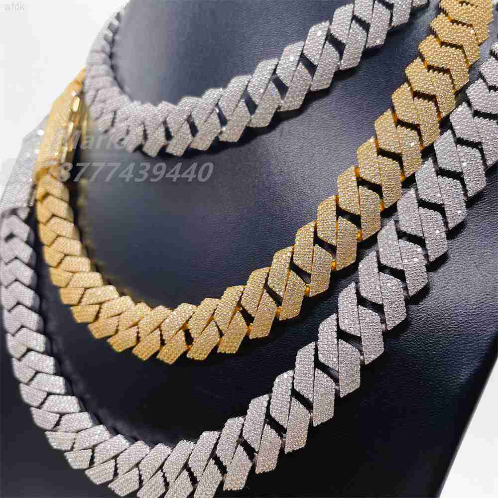Hip Hop Jewelry 925 Sterling Silver Vvs Moissanite Diamond Cuban Link Chains Moissanite Necklace for Men Women
Hip Hop Jewelry 925 Sterling Silver Vvs Moissanite Diamond Cuban Link Chains Moissanite Necklace for Men Women