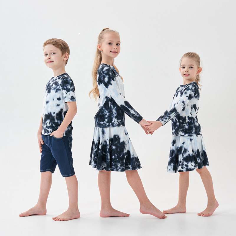 Family Matching Outfits kids boys girls spring summer tie dye cotton casual clothing children fashion set top and romper matching 230512