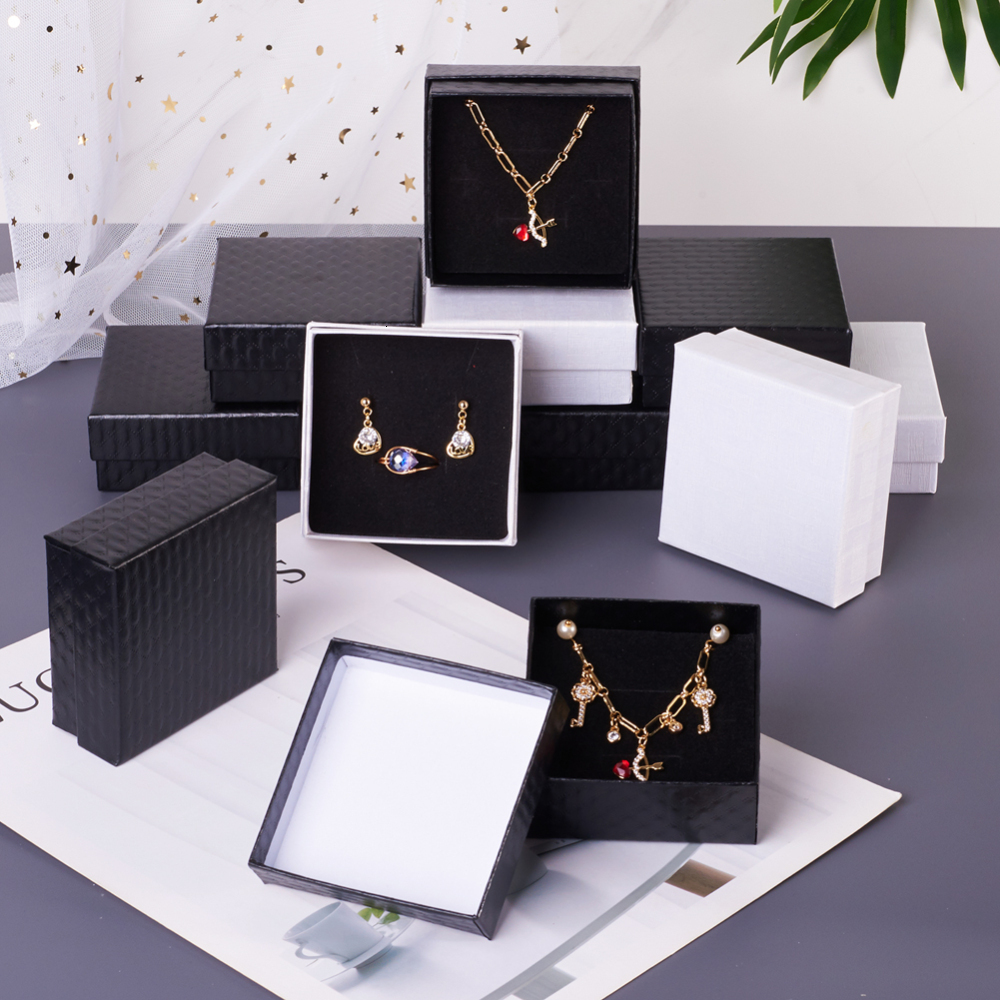 Jewelry Boxes 12pcs Cardboard Jewelry Boxes for Pendant Earring Ring with Sponge Inside Square Red Black White 7.5x7.5x3.5cm 230512