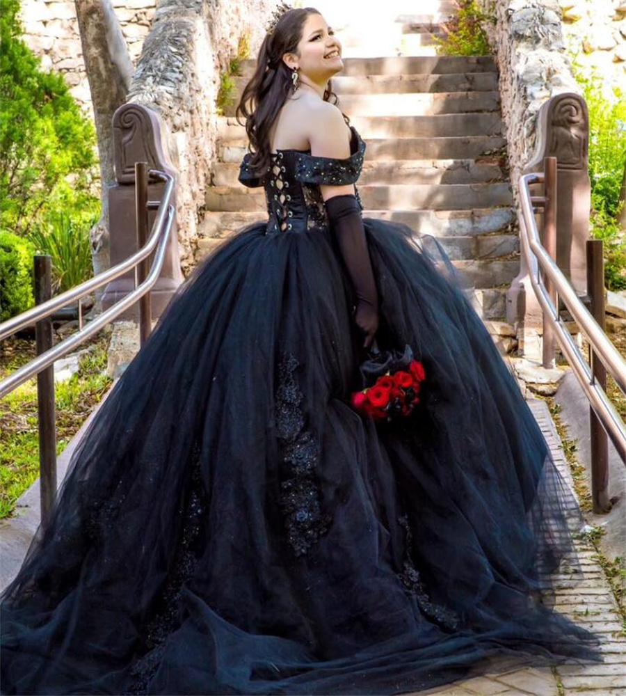 Black Mexican Quinceanera Dresses 2023 Luxury Beaded Lace Sweet 16 Dress Ball Gown Tulle Corset vestidos de 15 quinceanera robe de mariee Elegant Xv P