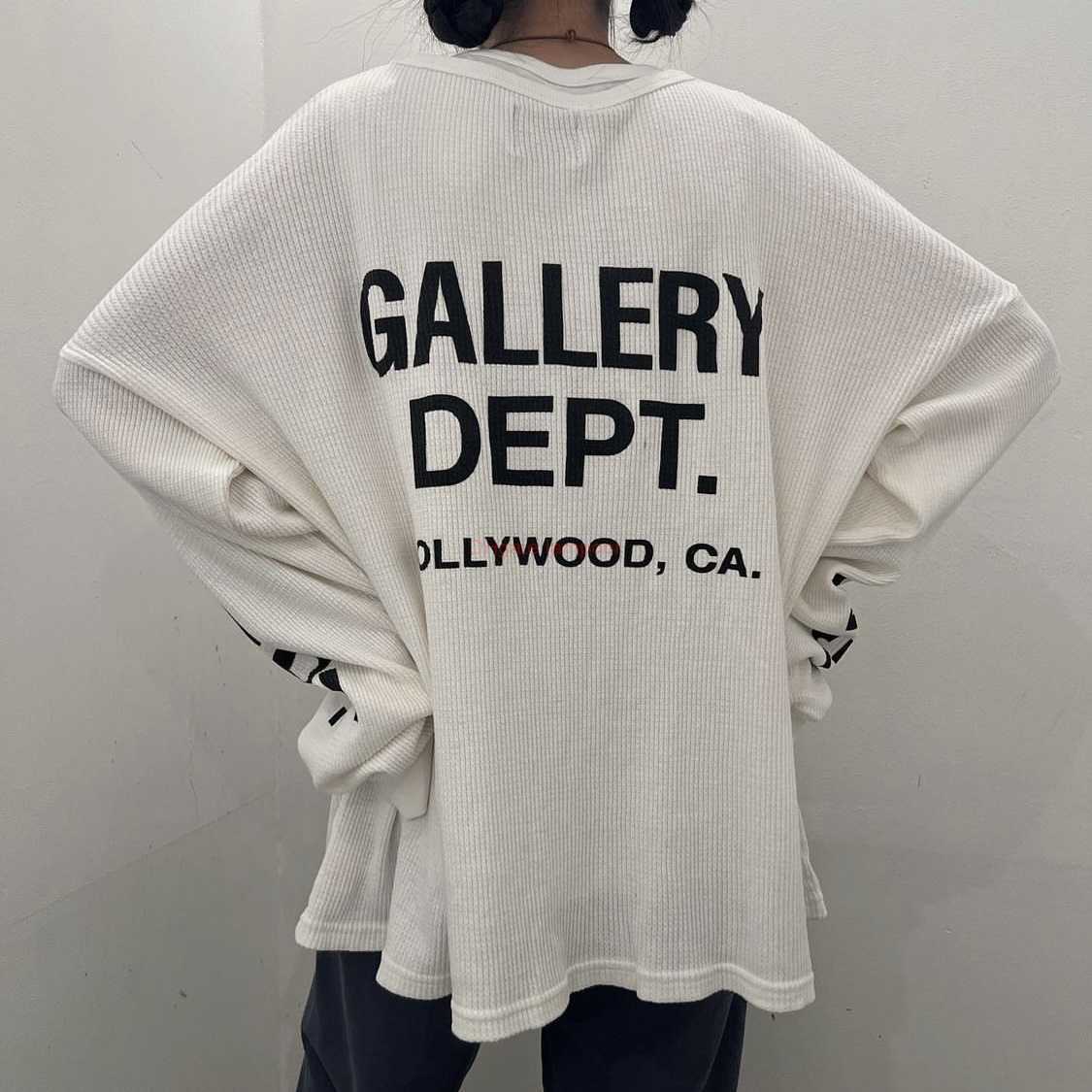 Designer Fashion Clothing Galleries Tees Tshirt Galleryes Depts Waffle Fabric Letter Printing Loose Casual Cotton Round Neck Fashion Mens Womens Long Sleeve Tshir
Designer Fashion Clothing Galleries Tees Tshirt Galleryes Depts Waffle Fabric Letter Printing Loose Casual Cotton Round Neck Fashion Mens Womens Long Sleeve Tshir