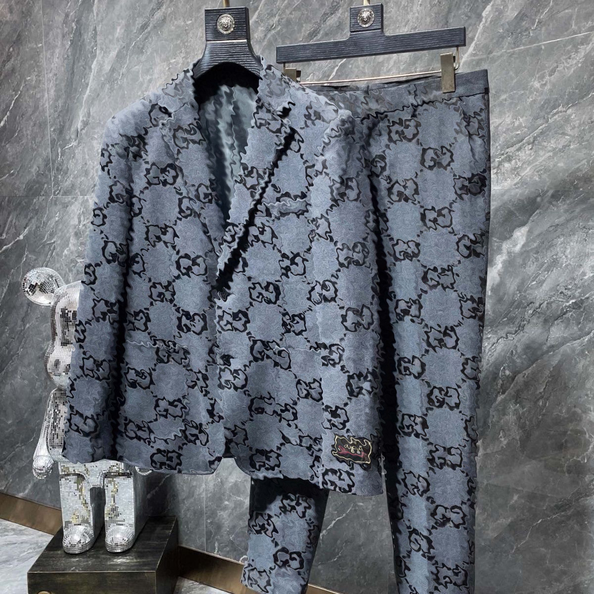 2023 Men's Suit Fashion Designer Blazer Men's Classic Casual Floral Embroidered Lettering Coat Luxury Jacket Long Sleeve Men's Slim Fit Blazer Set, Dark grey
2023 Men's Suit Fashion Designer Blazer Men's Classic Casual Floral Embroidered Lettering Coat Luxury Jacket Long Sleeve Men's Slim Fit Blazer Set, Dark grey