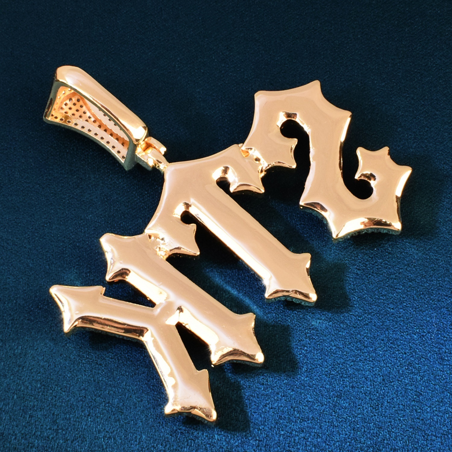 Charms CUC Custom Name Brush Script Letter Hanging Chain Female Hip Hop Necklace Ice Out Zircon Custom Rock Rap Jewelry 230512