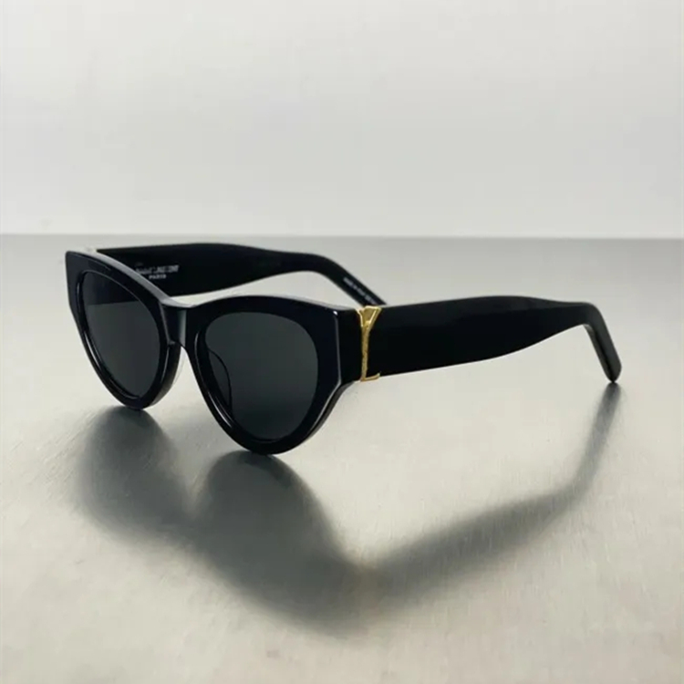 2023 Classic designer sunglasses Brand name women's cat-eye sun glasses anti-UV glasses retro fashion small frame sunglasses letter casual glasses
2023 Classic designer sunglasses Brand name women's cat-eye sun glasses anti-UV glasses retro fashion small frame sunglasses letter casual glasses