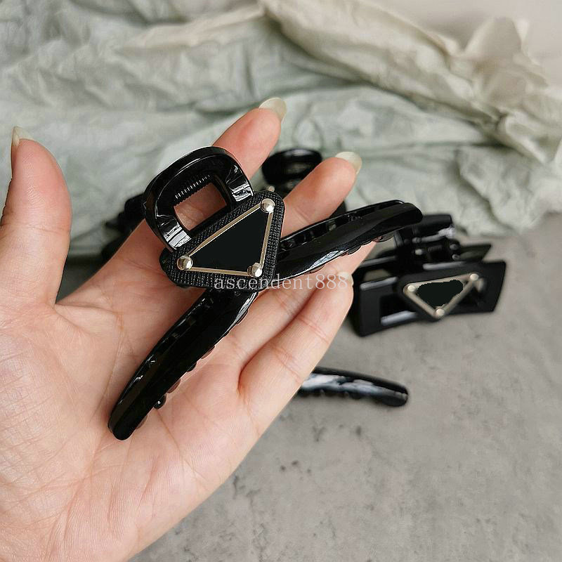 Designer Clips Claws Inverted Triangle Barrettes Brand Letter Plugs Clip For Women Gift HairPins Hair Accessories Free shipping