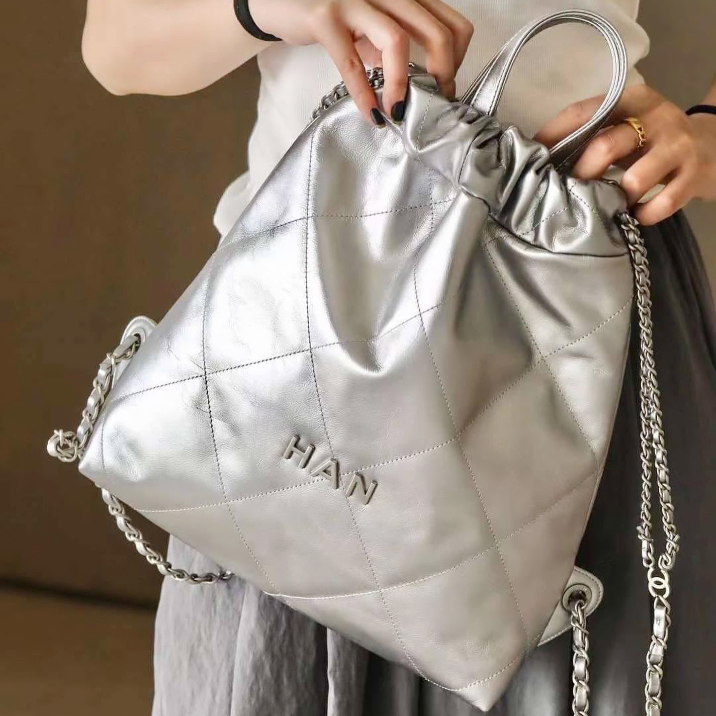 famous cc Backpack Style Bag womens 22 Luxury handbag Schoolbag leather shoulder bucket clutch designer bag Mens crossbody basket Back pack trunk tote Satchels bags, White
famous cc Backpack Style Bag womens 22 Luxury handbag Schoolbag leather shoulder bucket clutch designer bag Mens crossbody basket Back pack trunk tote Satchels bags, White