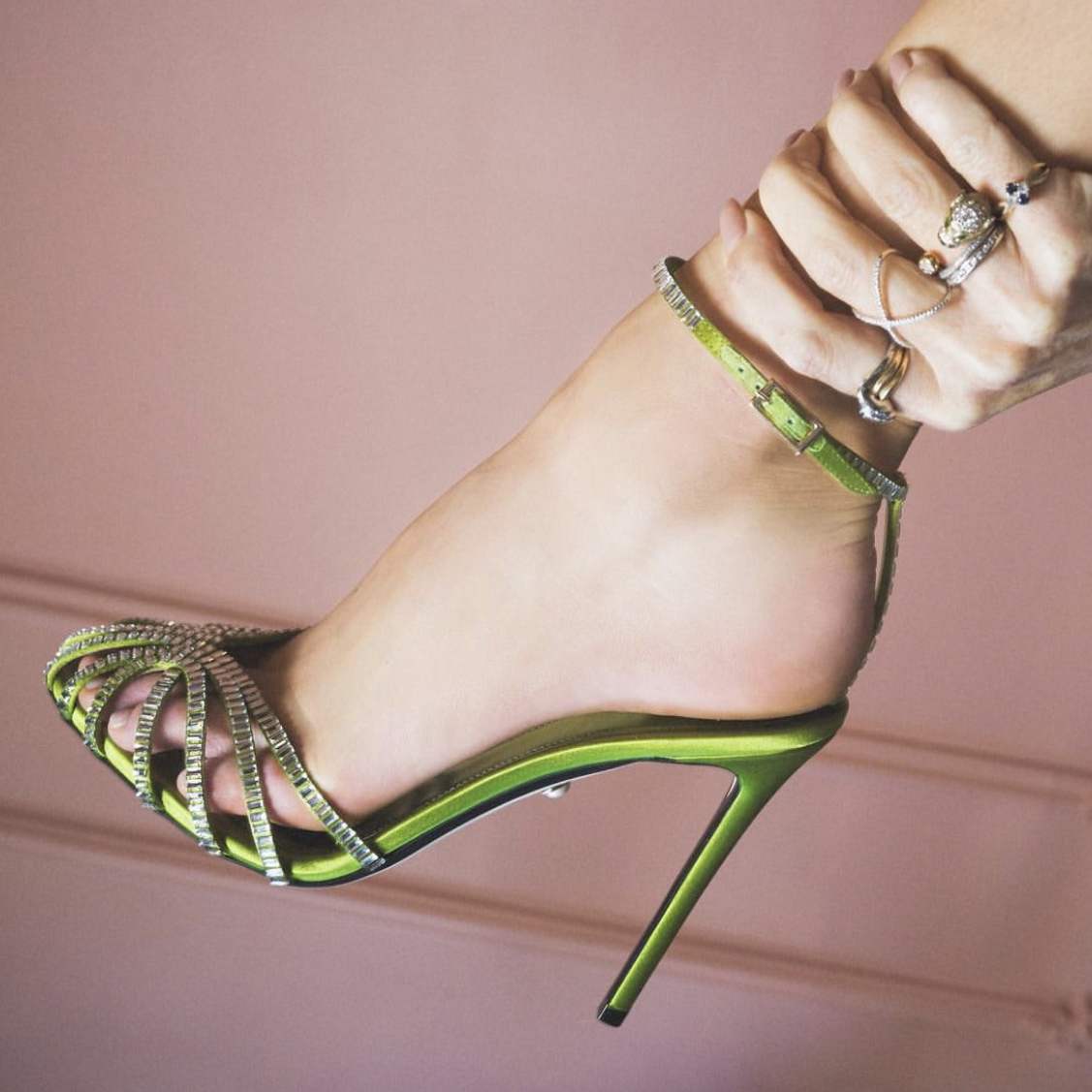 Hollow out sandals Fashion Bright diamond womens shoe Rectangle rhinestone decoration Stiletto heel shoes 11cm high heeled Narrow Band Roman sandal 35-42, Black
Hollow out sandals Fashion Bright diamond womens shoe Rectangle rhinestone decoration Stiletto heel shoes 11cm high heeled Narrow Band Roman sandal 35-42, Black