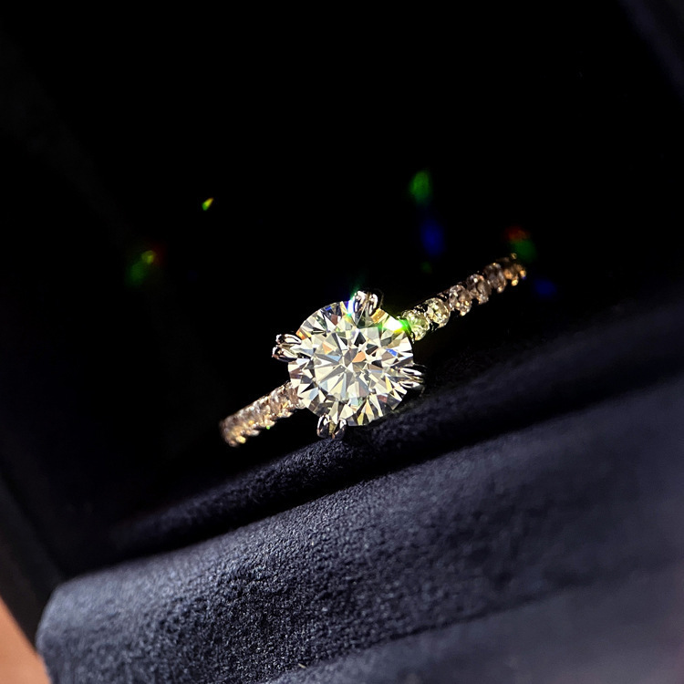 Solitaire Ring HW Hairui's Favorite Ring Main Diamond High Carbon Diamond Huge Shining Four Claw Diamond Ring Girl Engagement Wedding 221121
Solitaire Ring HW Hairui's Favorite Ring Main Diamond High Carbon Diamond Huge Shining Four Claw Diamond Ring Girl Engagement Wedding 221121