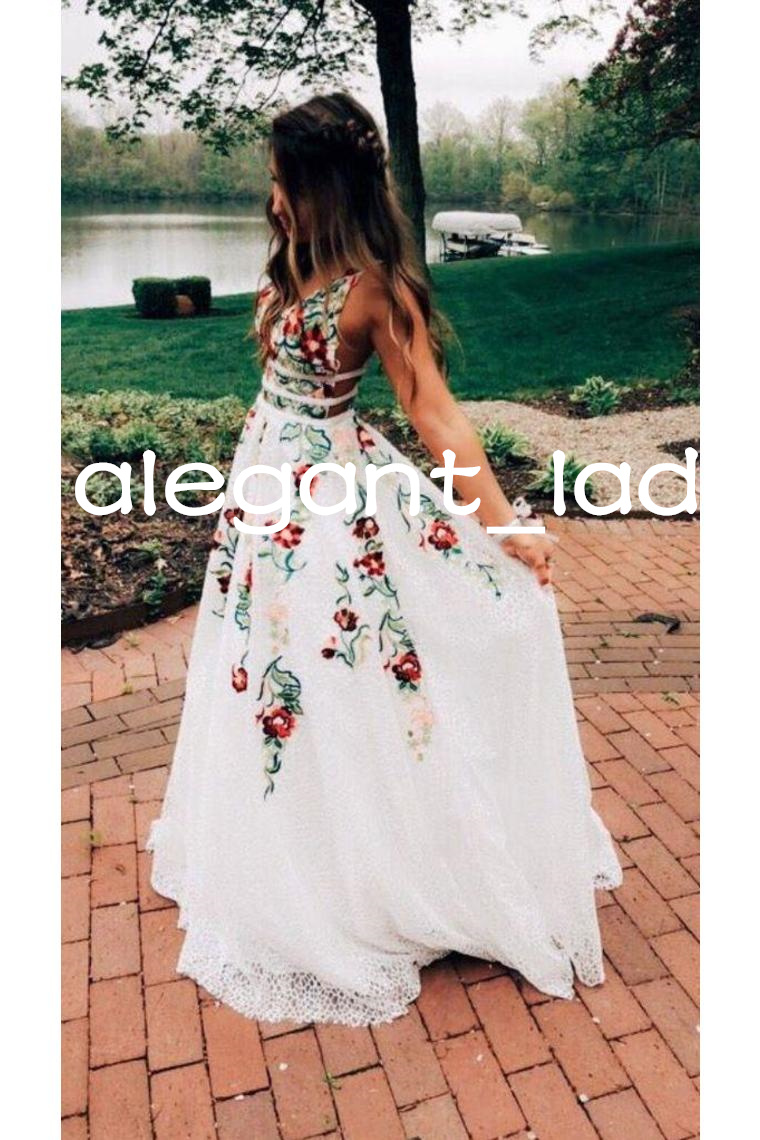 Bohemian Beach Embroidery Rose Wedding Dresses 2023 Sexy V-neck Backless Full Lace Western Country Bridal Reception Gown