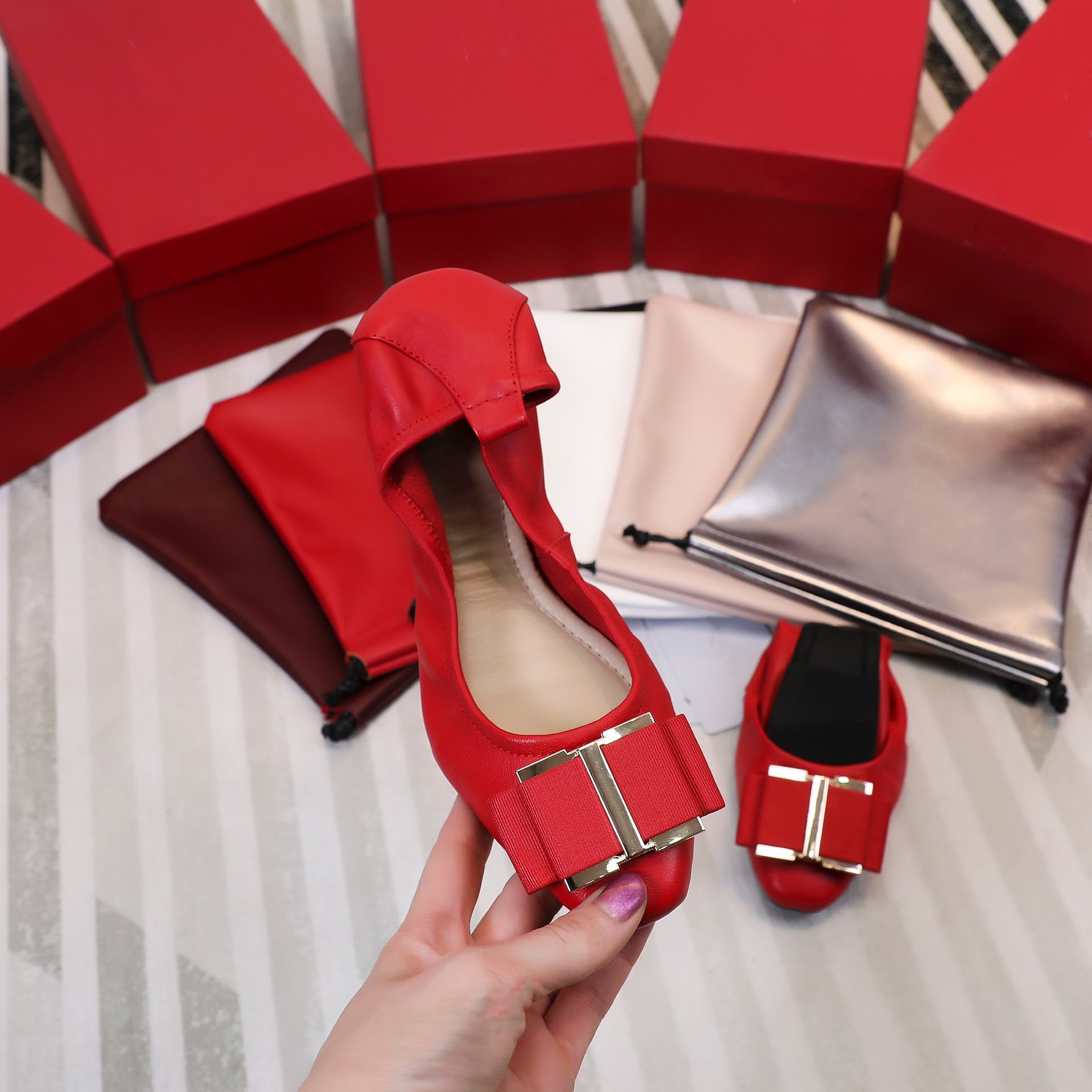 Soft Women Designer VARINA ballet flats Shoes woman Dress Shoes Lady Wedding Party shoe Sliders Casual Shoes loafers mules Square Buckle, Pink
Soft Women Designer VARINA ballet flats Shoes woman Dress Shoes Lady Wedding Party shoe Sliders Casual Shoes loafers mules Square Buckle, Pink