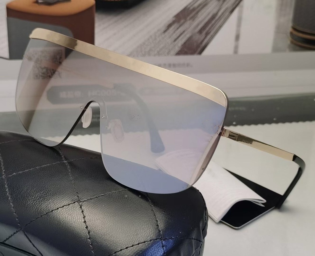 Summer Sunglasses For Men and Women style 0152 Anti-Ultraviolet Retro Plate Big Square Full Frame Women's fashion Eyeglasses Random Box
Summer Sunglasses For Men and Women style 0152 Anti-Ultraviolet Retro Plate Big Square Full Frame Women's fashion Eyeglasses Random Box