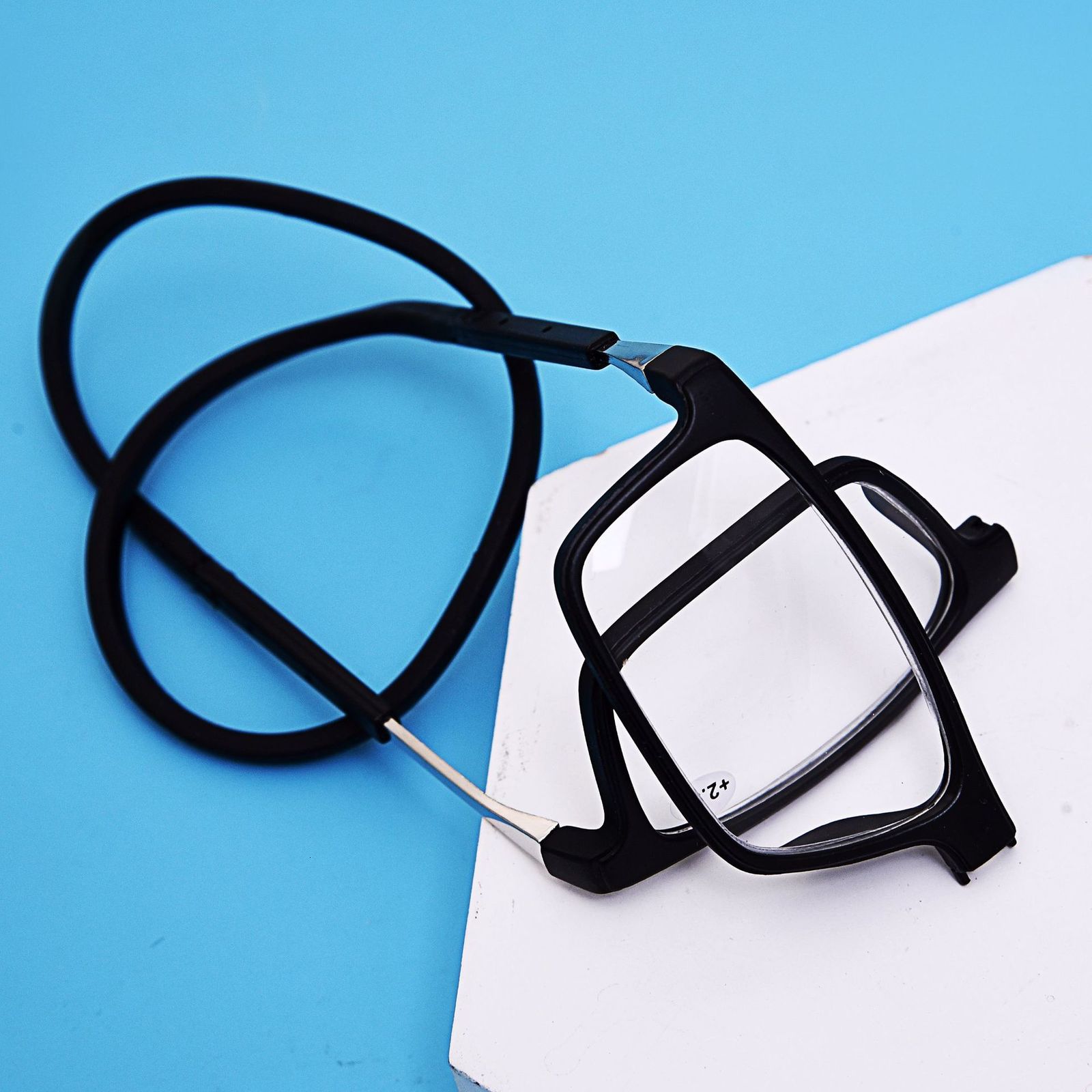 Reading Glasses Fashion Juggle Reading Glasses Magnet Folding Convenient Ultra-light Hyperopia Glasses for The Elderly Men Women fatigue 230516