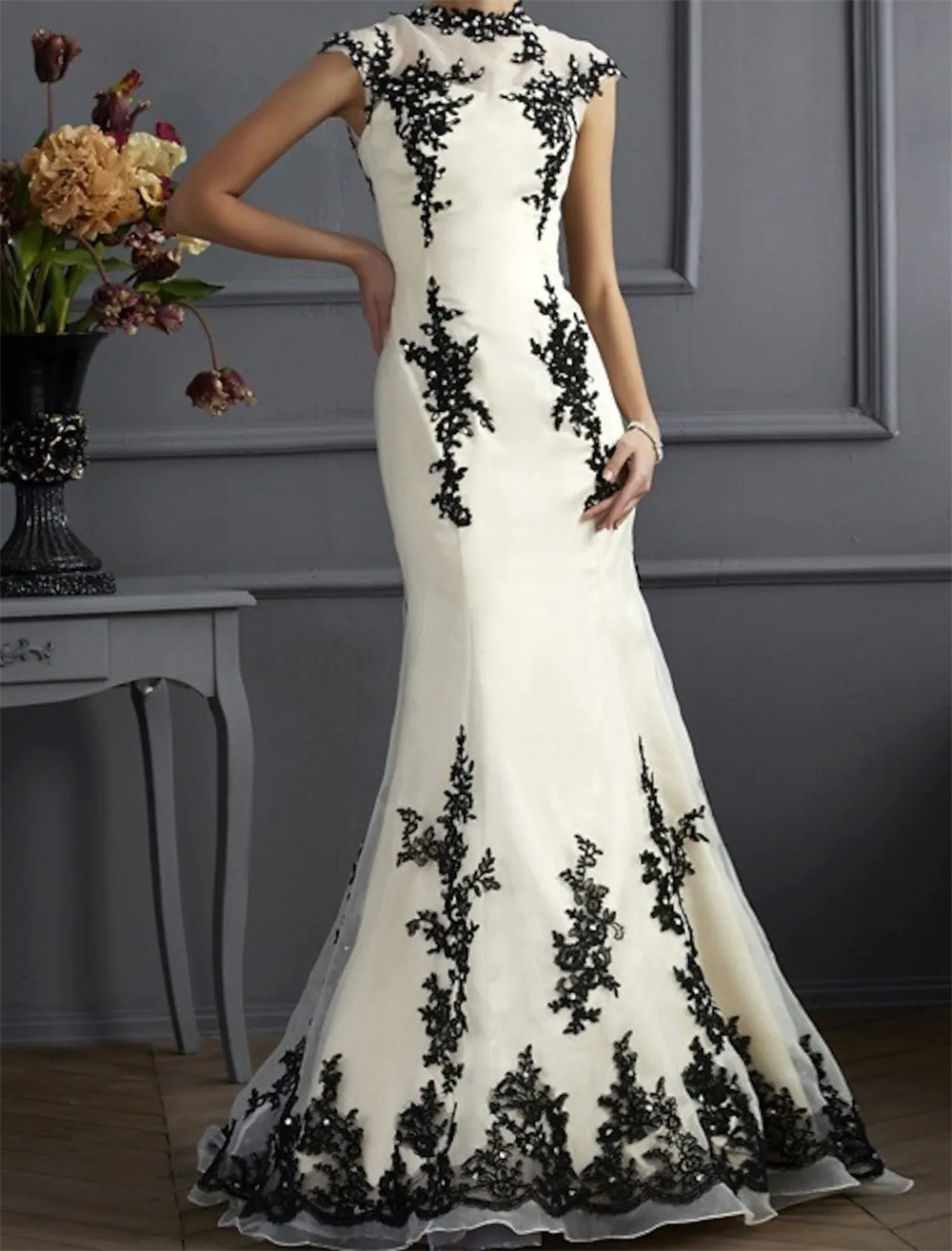 Elegant Long Mother Of The Bride Dresses Ivory And Black Mermaid Wedding Party Gowns Lace Appliques Beaded High Neck Formal Evening Dress 2023