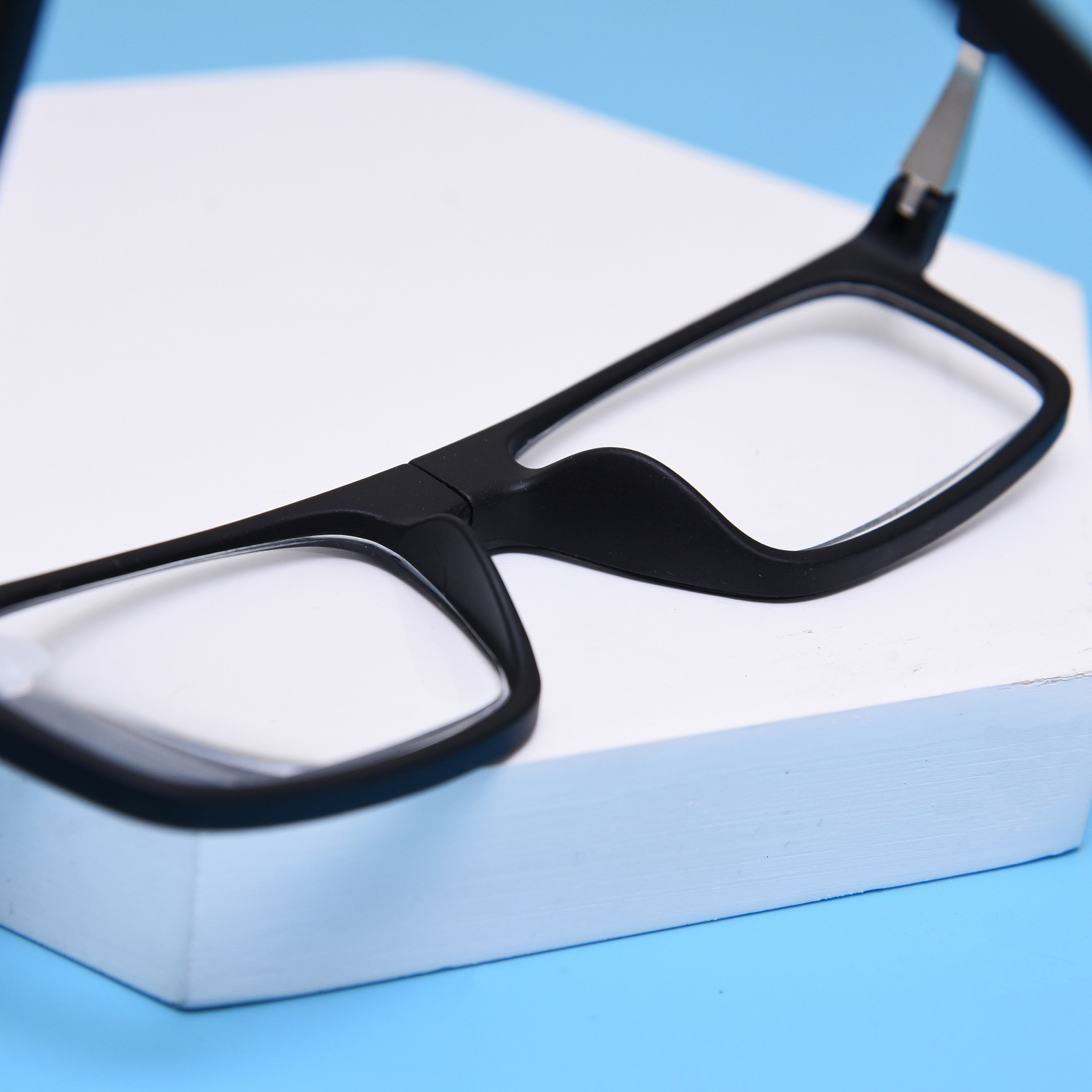 Reading Glasses Fashion Juggle Reading Glasses Magnet Folding Convenient Ultra-light Hyperopia Glasses for The Elderly Men Women fatigue 230516
