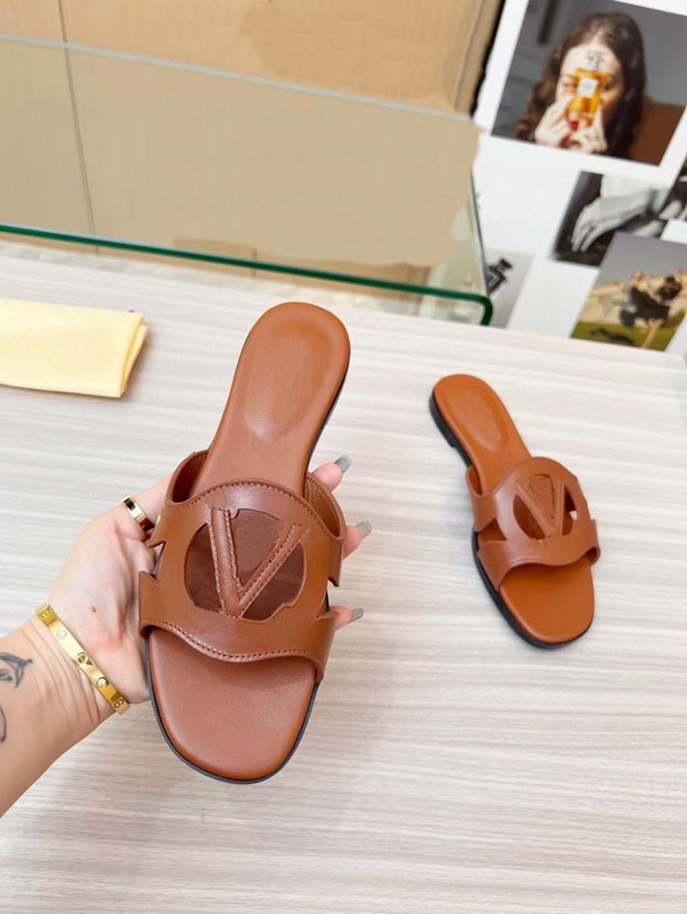 Designer slippers Women's fashion leather sandals Multi color flat slippers Summer beach slippers Yellow black box slippers 35-43