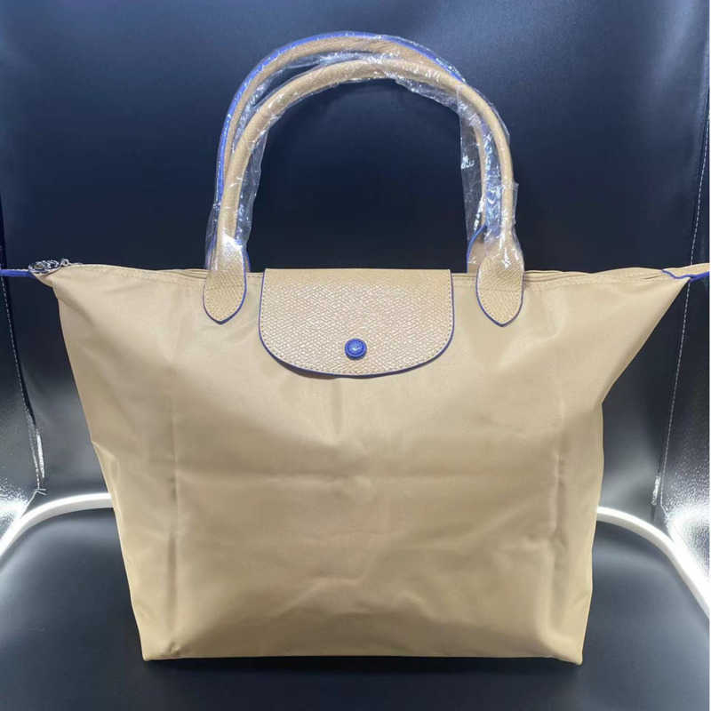 Fashion one shoulder bag women's handbag new luxury hard handle simple folding Dumpling Tote bag large capacity mommy bag women's leisure shopping handbag, No logo17
Fashion one shoulder bag women's handbag new luxury hard handle simple folding Dumpling Tote bag large capacity mommy bag women's leisure shopping handbag, No logo17