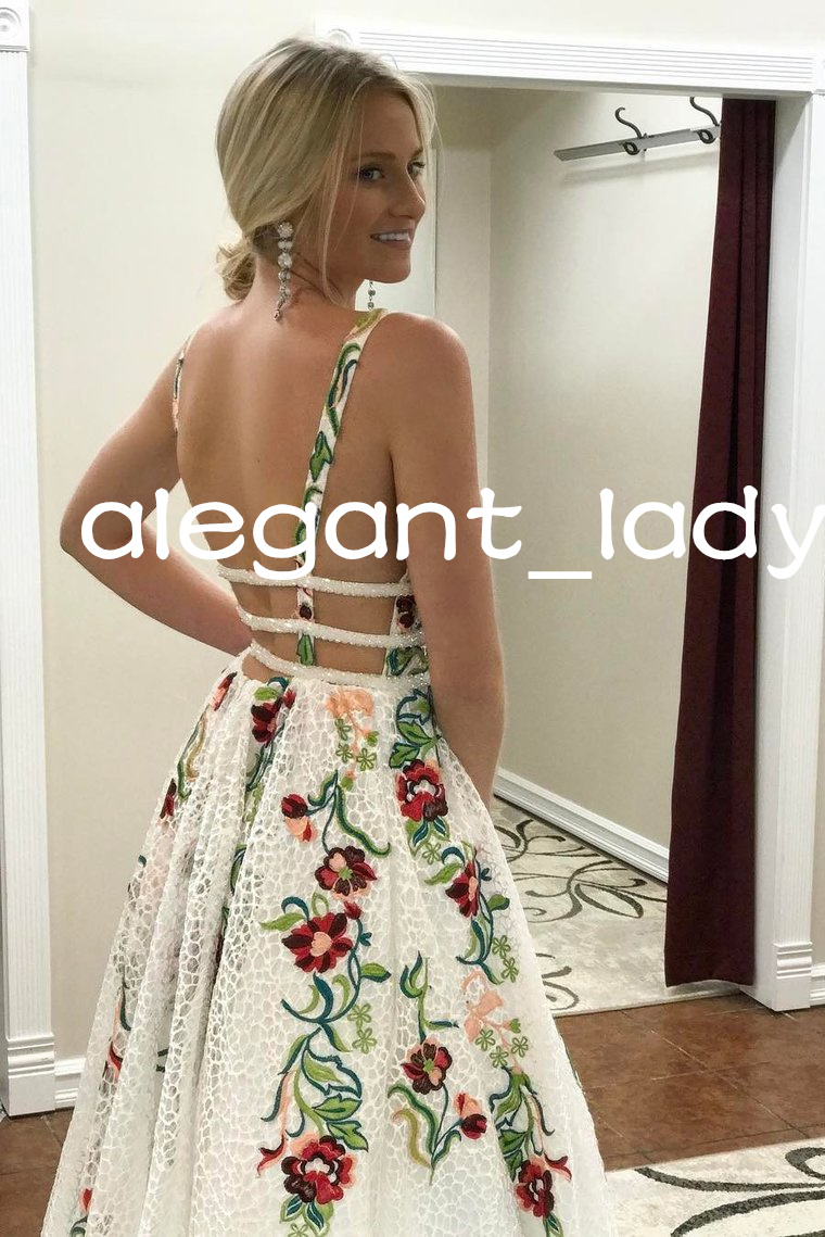 Bohemian Beach Embroidery Rose Wedding Dresses 2023 Sexy V-neck Backless Full Lace Western Country Bridal Reception Gown