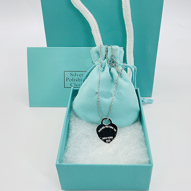 Luxury Designer Necklace Womens New Heart Pendant Stainless Steel Couple Jewelry Valentine Gift for Girlfriend Accessories Wholesale
Luxury Designer Necklace Womens New Heart Pendant Stainless Steel Couple Jewelry Valentine Gift for Girlfriend Accessories Wholesale