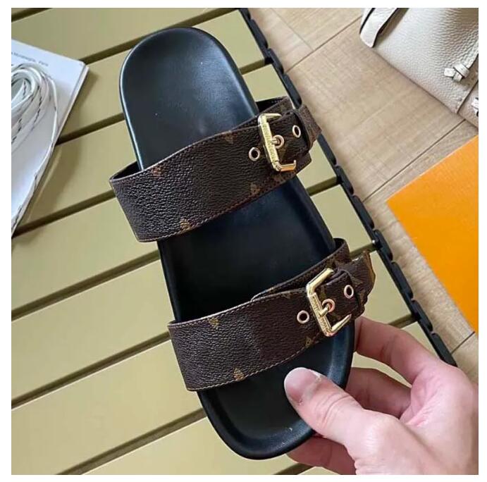 Designer Slide Slippers Sandals Flat Summer luxury Slides For Women Rubber Leather Loafers Ladies Fashion Sliders Sandal 01
Designer Slide Slippers Sandals Flat Summer luxury Slides For Women Rubber Leather Loafers Ladies Fashion Sliders Sandal 01