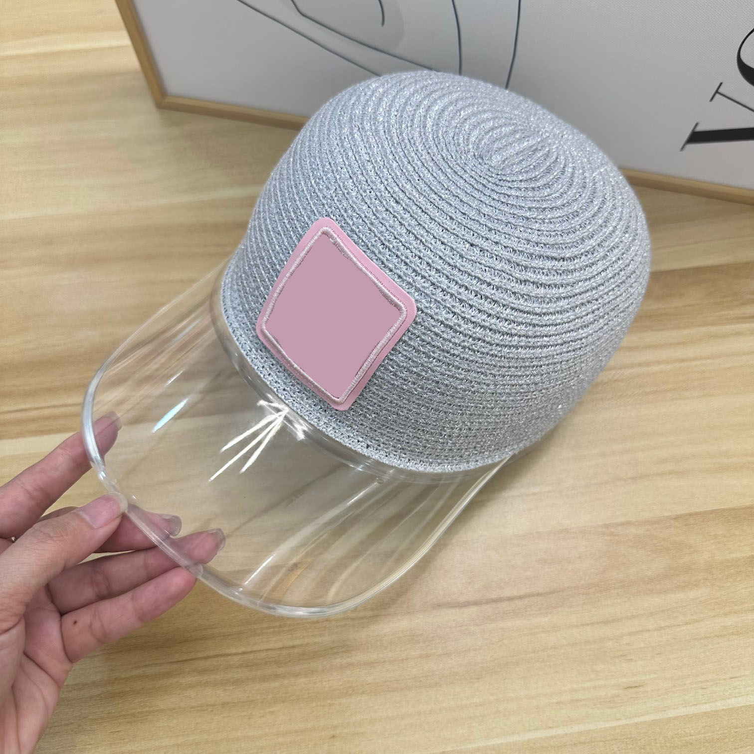 Summer straw woven designer ball cap fashionable candy colored acrylic brim couple vacation travel sun protection breathability casquette
Summer straw woven designer ball cap fashionable candy colored acrylic brim couple vacation travel sun protection breathability casquette