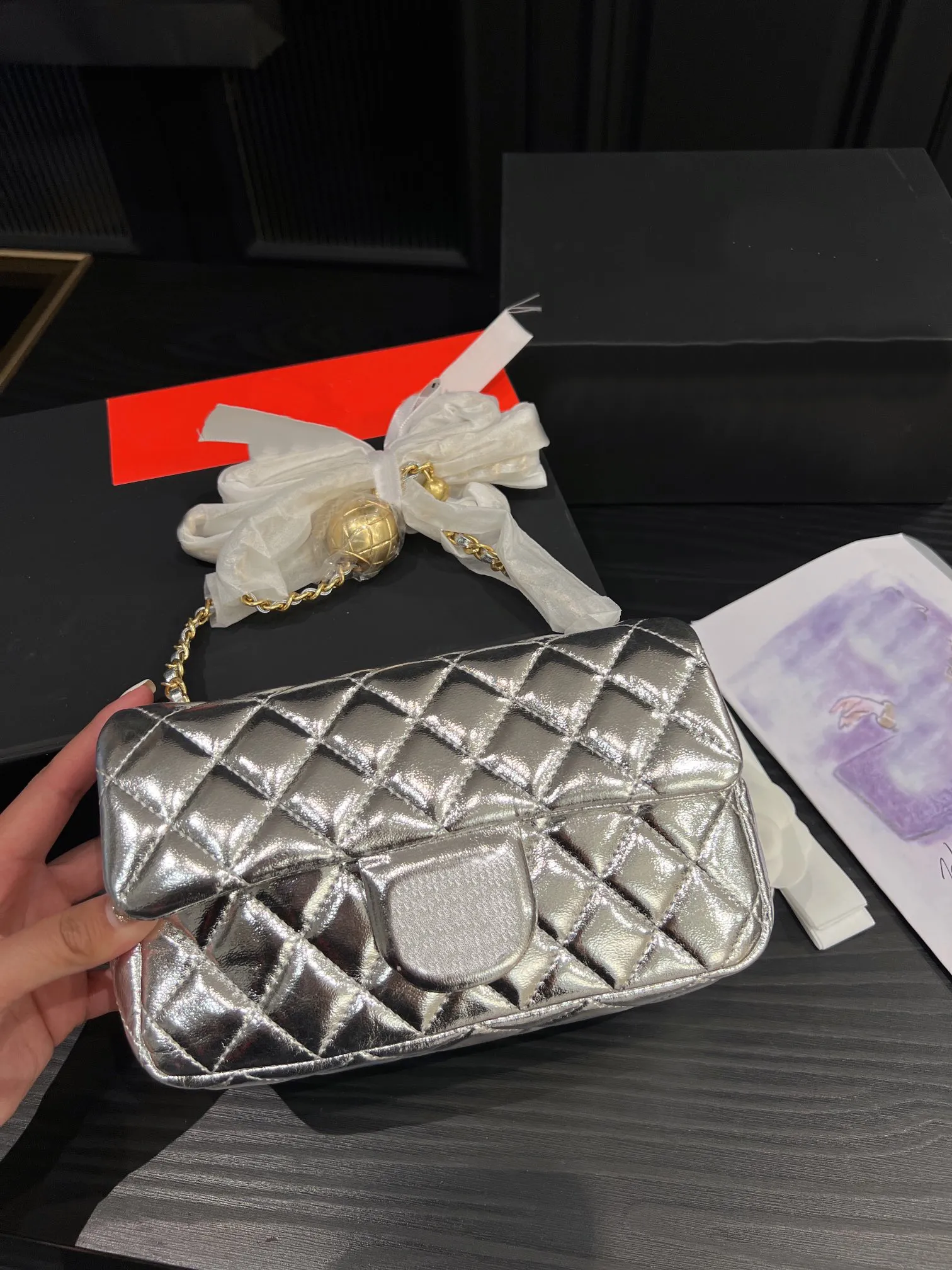 Women Designer Classic Flap Bag Shiny Tote Crush Pearl Gold Ball Metal Hardware Diamond Quilted Flap Real Leather Crossbody Shoulder Handbag Luxury Purse Wallet
Women Designer Classic Flap Bag Shiny Tote Crush Pearl Gold Ball Metal Hardware Diamond Quilted Flap Real Leather Crossbody Shoulder Handbag Luxury Purse Wallet