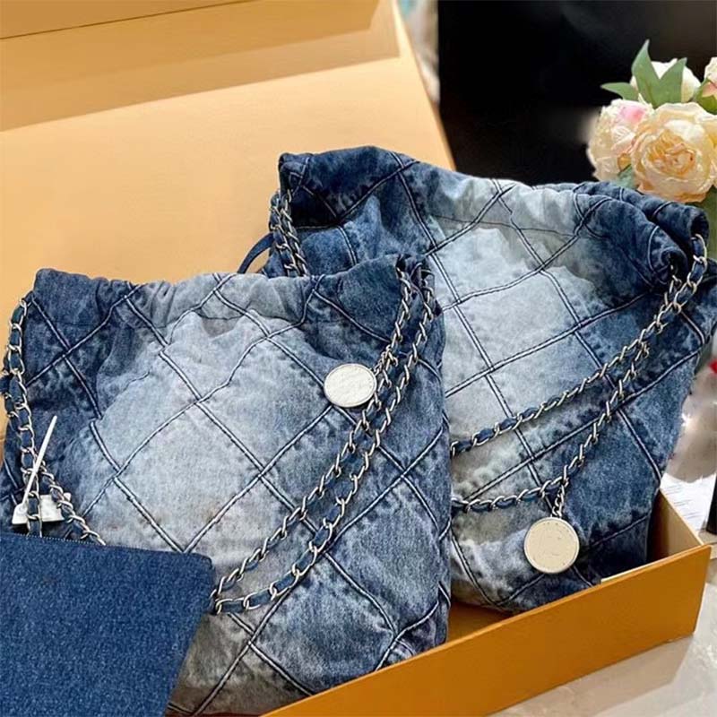 Designer women shoulder classic handbags, stylish backpacks, elegant backpacks, vintage stars, denim bags, canvas bags, PVC bags, fashionable shoulder bags, 40
Designer women shoulder classic handbags, stylish backpacks, elegant backpacks, vintage stars, denim bags, canvas bags, PVC bags, fashionable shoulder bags, 40