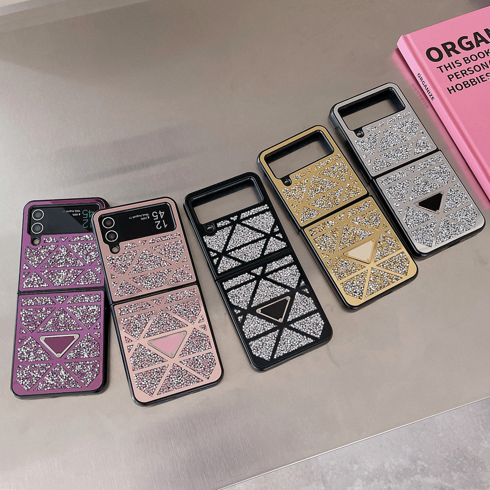 For Samsung Z Flip 3 4 Cases Glitter phone case Fashion Designer Bling Sparkling Sequin 3D Crystal Triangle P Women Back, Gift box
For Samsung Z Flip 3 4 Cases Glitter phone case Fashion Designer Bling Sparkling Sequin 3D Crystal Triangle P Women Back, Gift box