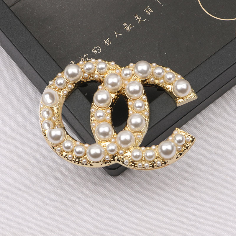 Women Brooches Gold Plated Inlay Crystal Rhie Round Brand Letter Designer Jewerly Brooch Pearl Pin