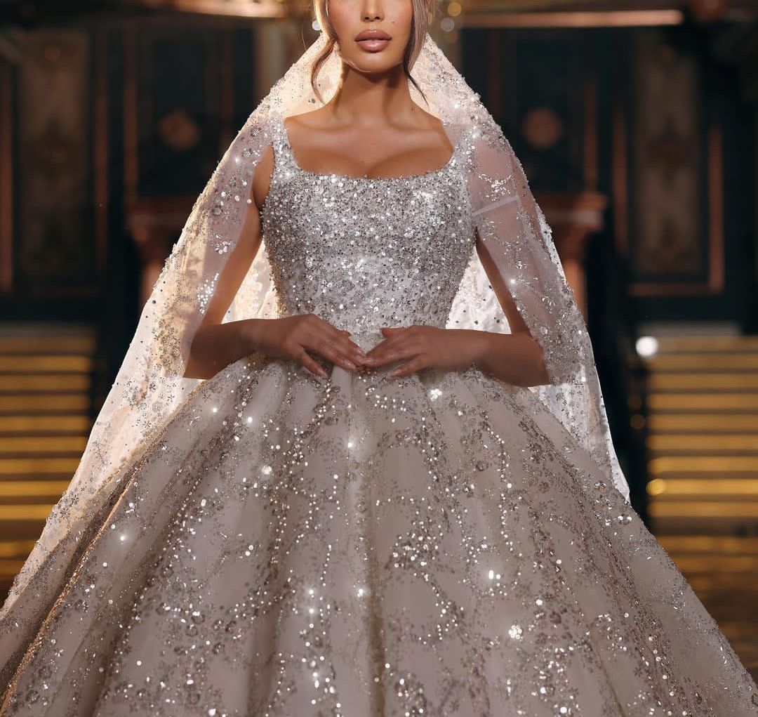 Luxury Ball Gown Wedding Dresses Sleeveless Bateau Straps Sequins Applique Ruffles Bridal Gowns Beads 3D Lace Diamonds Zipper Plus Size Custom Made Ve