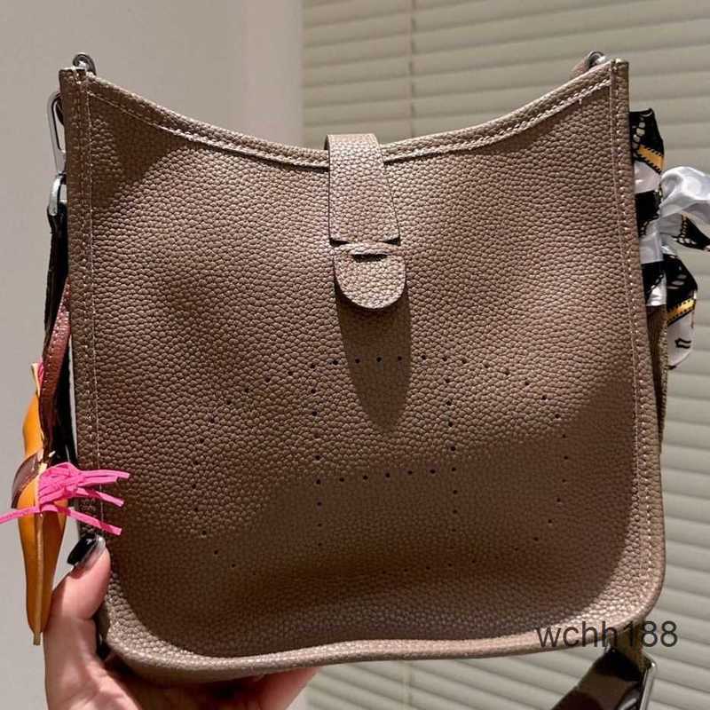 Hemes Bag Wind Family Tote Lazy High Beauty 2023 Herma Bags Cross Shoulder h Designer Calf Evelyns Strap Large Capacity Codu, 28cm 
Hemes Bag Wind Family Tote Lazy High Beauty 2023 Herma Bags Cross Shoulder h Designer Calf Evelyns Strap Large Capacity Codu, 28cm