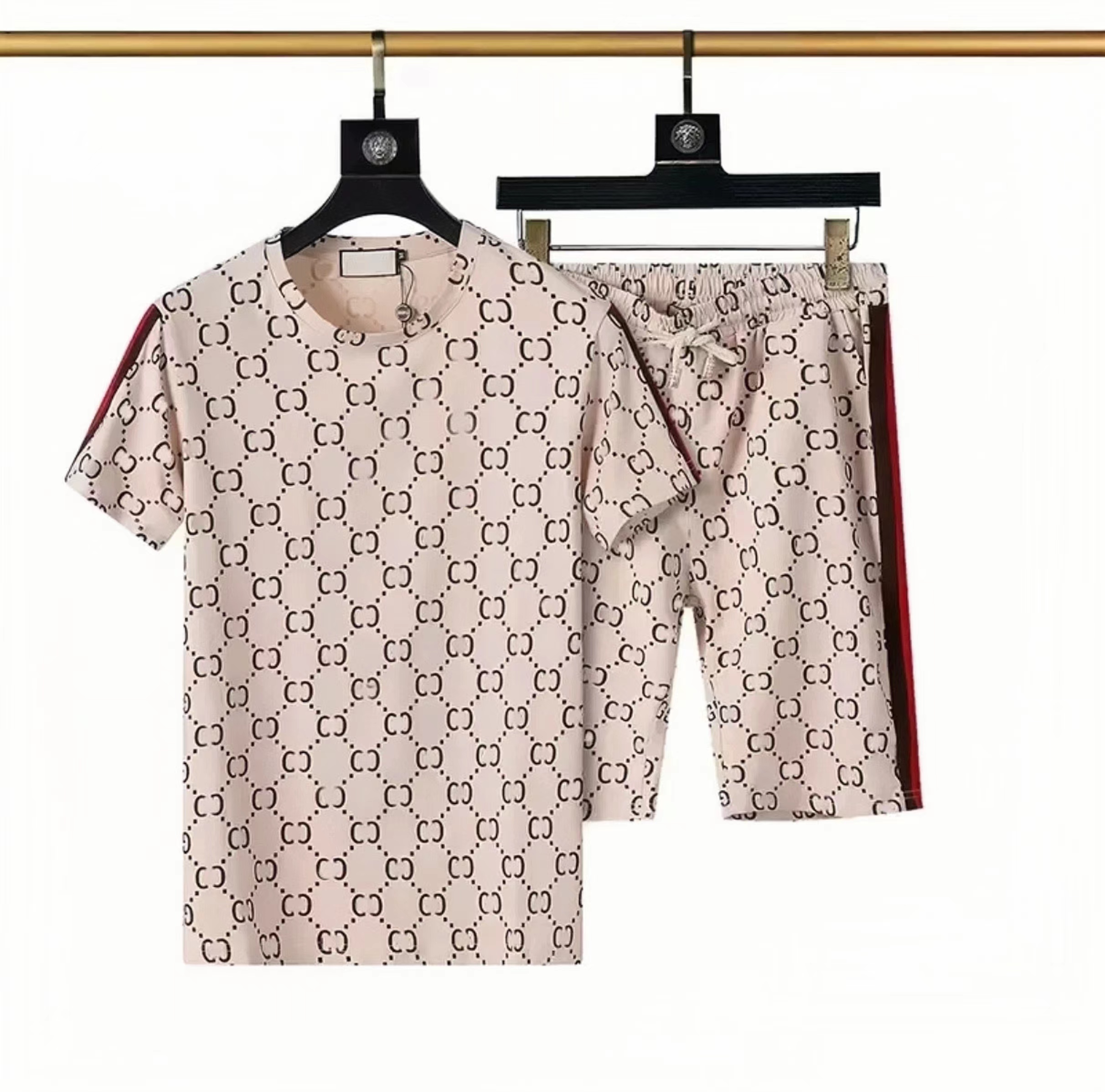 designer mens sportswear letter embroidery summer popular fashion sportswear short sleeved loose fitting pullover jogging pants beach round Asian size M-XXXL
designer mens sportswear letter embroidery summer popular fashion sportswear short sleeved loose fitting pullover jogging pants beach round Asian size M-XXXL