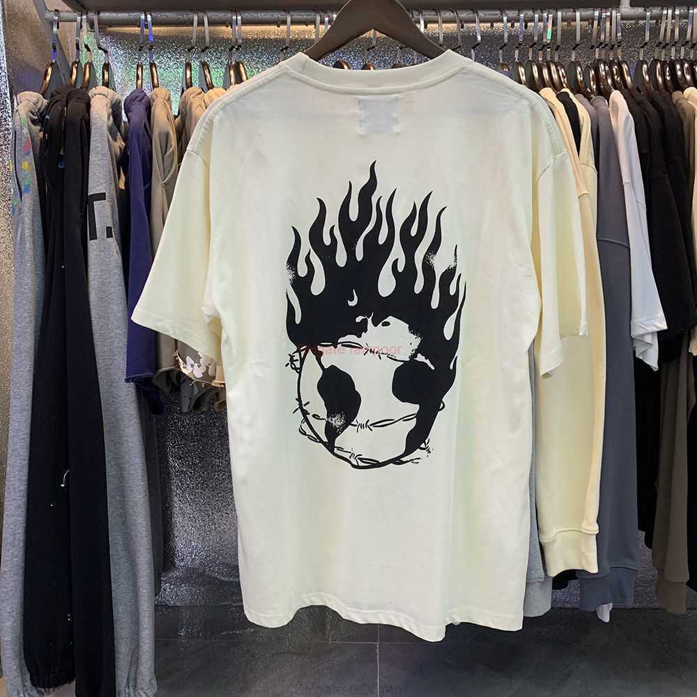 Designer Fashion Clothing Tees Tshirt Galleryes Depts Iladox Tee Skull Flame Color English Print Short Sleeve Tshirt Mens Womens Fashion Casual Streetwear Tops Roc, Off white 6023
Designer Fashion Clothing Tees Tshirt Galleryes Depts Iladox Tee Skull Flame Color English Print Short Sleeve Tshirt Mens Womens Fashion Casual Streetwear Tops Roc, Off white 6023