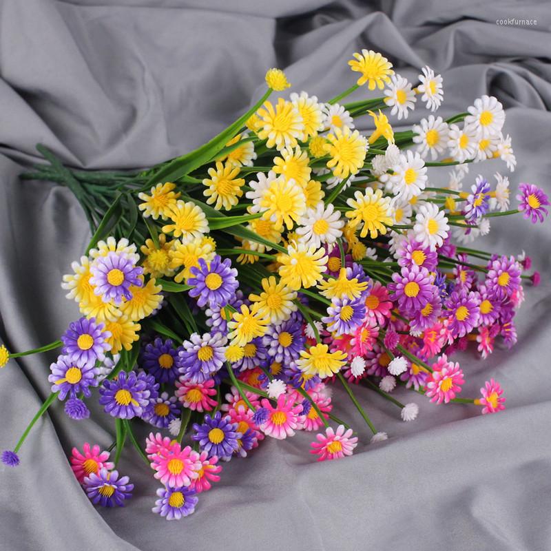 Decorative Flowers Artificial Plastic Small Daisy Imitation Town Fake Flower Garden Wedding Decoration Bouquet Party Outdoor, White
Decorative Flowers Artificial Plastic Small Daisy Imitation Town Fake Flower Garden Wedding Decoration Bouquet Party Outdoor, White
