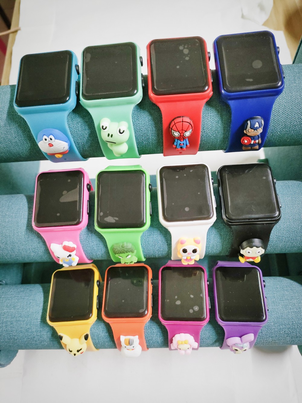 Hot selling new children's square doll LED electronic watch sports touch waterproof cartoon LED electronic bracelet watch
Hot selling new children's square doll LED electronic watch sports touch waterproof cartoon LED electronic bracelet watch